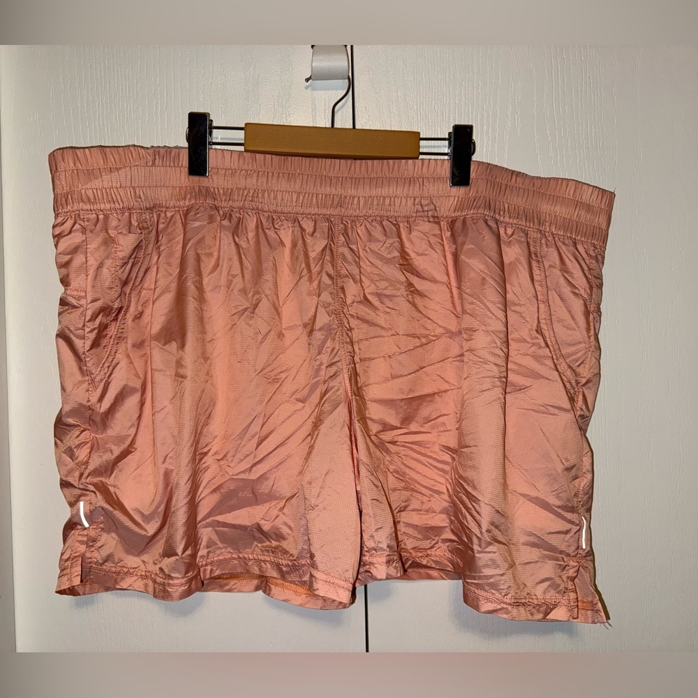 COLUMBIA ALPINE CHILL ZERO IRIDESCENT SHORT